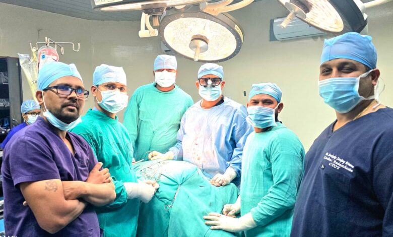 अंबेडकर अस्पताल ने दुर्लभ SCAR ऑपरेशन में 40 वर्षीय मरीज की जान बचाई