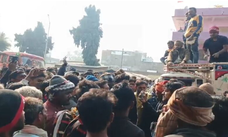 खाद संकट से नाराज़ किसान सड़क पर उतरे, पन्ना में NH-39 पर चक्काजाम