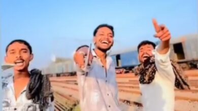 सोशल मीडिया पर हथियार दिखाने वाले तीन युवक गिरफ्तार सोशल मीडिया पर हथियार दिखाने वाले तीन युवक गिरफ्तार