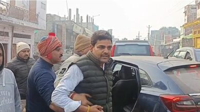 कांग्रेस अध्यक्ष अभिषेक पचौरी को पुलिस ने घर से उठाया