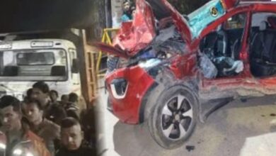सड़क हादसा तेज रफ्तार कार और हाइवा की टक्कर, युवती सहित 2 की मौत
