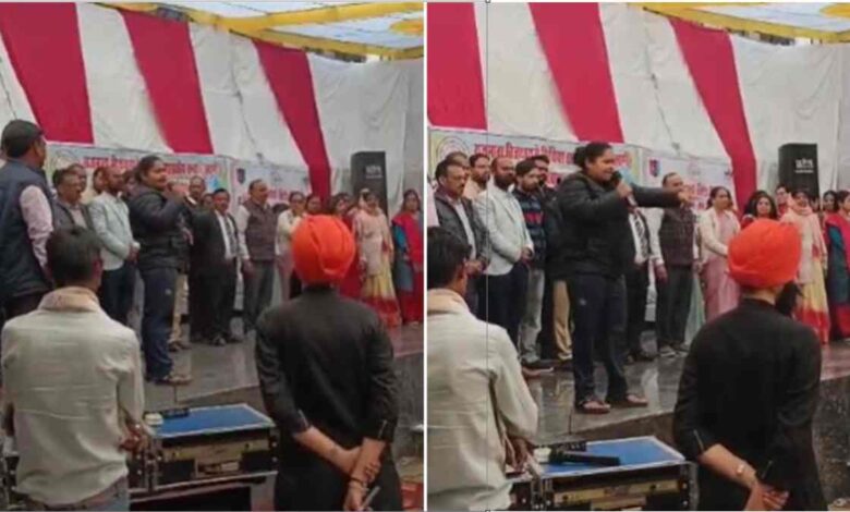 प्रिंसिपल की फिल्म सिफारिश पर विवाद, VHP पूर्व छात्रा ने किया विरोध