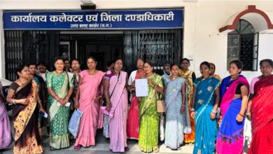 गढ़कुंडार किले में युवाओं के दो गुट भिड़े, मारपीट का वीडियो वायरल