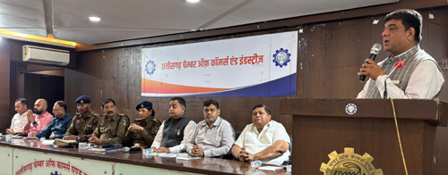 मालवीय रोड को ”नो वेंडर जोन” घोषित करने की उठी मांग, चेंबर भवन में हुई बैठक