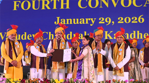 दीक्षांत समारोह केवल पढ़ाई पूरी करने का अवसर नही, जिम्मेदारियों भरी यात्रा की शुरूआत है – डेका दीक्षांत समारोह केवल पढ़ाई पूरी करने का अवसर नही, जिम्मेदारियों भरी यात्रा की शुरूआत है – डेका