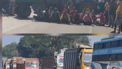 किसानों ने बनियागांव एनएच-30 पर कर दिया चक्का जाम