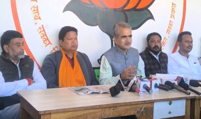 आजीविका गारंटी मिशन से स्वरोजगार काे बढवा व ग्रामीण अर्थव्यवस्था को मजबूती मिलेगी – शिवनारायण आजीविका गारंटी मिशन से स्वरोजगार काे बढवा व ग्रामीण अर्थव्यवस्था को मजबूती मिलेगी – शिवनारायण