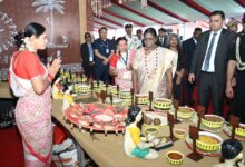 जनजातीय परंपराओं और संस्कृति पर आधारित भव्य प्रदर्शनी का राष्ट्रपति मुर्मु ने किया अवलोकन