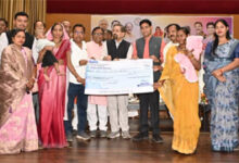 1242 श्रमिकों को विभिन्न योजनाओं में तहत एक करोड़ से अधिक धनराशि वितरित