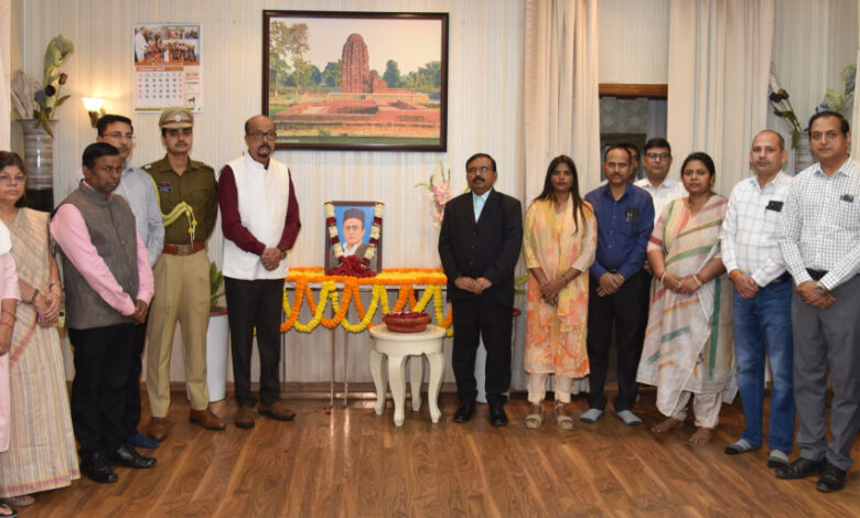 राज्यपाल डेका ने वीर विनायक दामोदर सावरकर को श्रद्धांजलि दी