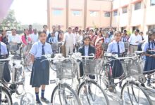 स्वामी आत्मानंद उत्कृष्ट हिंदी विद्यालय एनसीडीसी के 68 छात्रों को मिली साइकिल