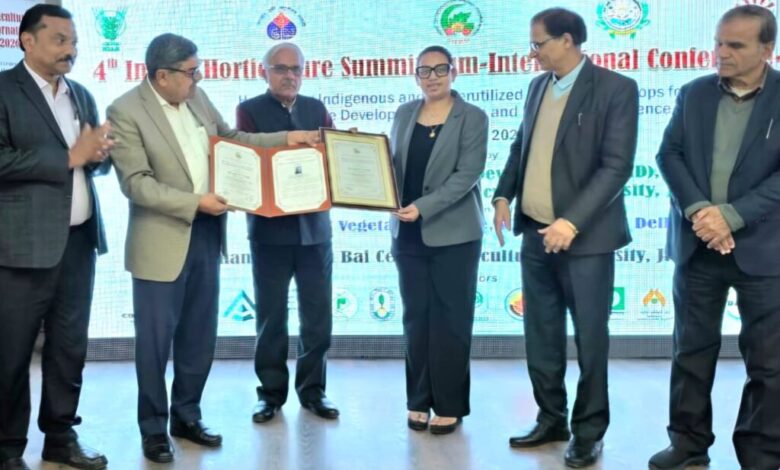 सरोज सिंह मेमोरियल राष्ट्रीय उद्यमिता पुरस्कार बस्तर की अपूर्वा त्रिपाठी को