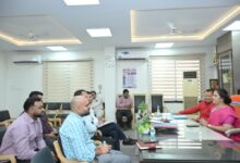 मौदहापारा में संडे बाजार में दुकान लगाने वाले प्रत्येक दुकानदार को अपना पहचान पत्र निगम को देना होगा