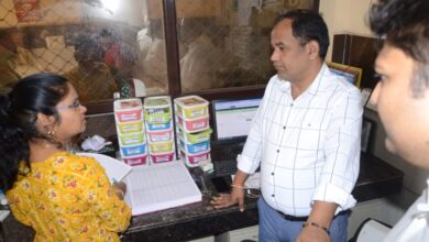 शहरी प्राथमिक स्वास्थ्य केंद्र मठपुरैना का कलेक्टर ने किया औचक निरीक्षण