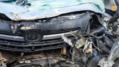 ट्रेलर को ओवरटेक करने के दौरान युवकों की कार दूसरी गाड़ी से टकराई, 2 ग्रामीणों की मौत, 5 घायल