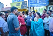 भाठागांव रोड में बार – बार होने वाले पाईप लाईन लीकेज पर महापौर मीनल ने जताई नाराजगी