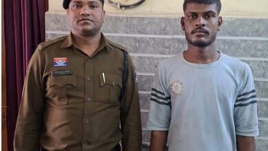 चाकू लेकर आम लोगों को डराने वाला रोनित पंडित गिरफ्तार