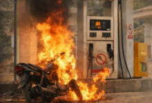 सिगरेट पीने से मना किया तो पेट्रोल पंप और बाइक में लगा दी आग, दो गिरफ्तार