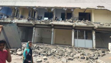 शासकीय जमीन पर 9 से 10 निजी दुकानों के साथ बहुमंजिला इमारत पर चला निगम का बुलडोजर