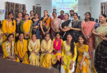 माता-पिता के आशीर्वाद से ही संतान अपने जीवन में ऊँचाइयों को प्राप्त करती है