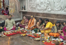 तात्यापारा श्री हनुमान मंदिर में 30 जोड़ों ने किया सामूहिक लघु रुद्राभिषेक