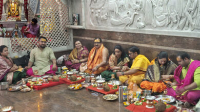 तात्यापारा श्री हनुमान मंदिर में 30 जोड़ों ने किया सामूहिक लघु रुद्राभिषेक