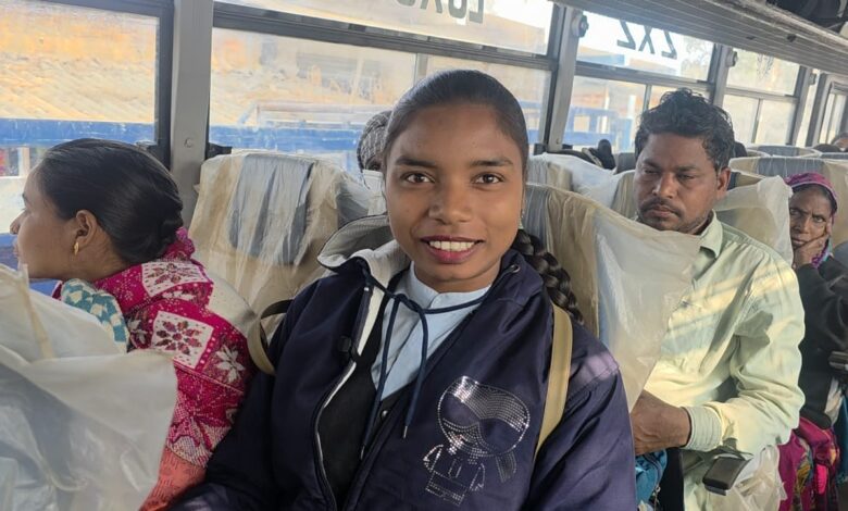 सुदूर वनांचल के गांवों की बदली तस्वीर, स्वास्थ्य कर्मी, छात्रों और ग्रामीण को मिली परिवहन की सुविधा