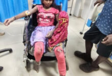 अनियंत्रित ट्रैक्टर पलटा, 4 मजदूर हुए घायल