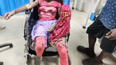 अनियंत्रित ट्रैक्टर पलटा, 4 मजदूर हुए घायल