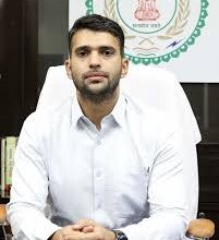 कलेक्टर ने रेलवे स्टेशन पुनर्विकास कार्य का किया निरीक्षण, 30 जून तक काम पूरा करने के दिए निर्देश