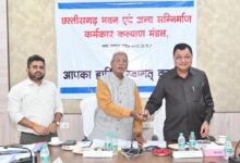 श्रम मंत्री और बीओसी अध्यक्ष ने बटन दबाकर 9328 श्रमिकों के खाते में 18.23 करोड़ की राशि की अंतरित