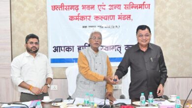 श्रम मंत्री और बीओसी अध्यक्ष ने बटन दबाकर 9328 श्रमिकों के खाते में 18.23 करोड़ की राशि की अंतरित श्रम मंत्री और बीओसी अध्यक्ष ने बटन दबाकर 9328 श्रमिकों के खाते में 18.23 करोड़ की राशि की अंतरित