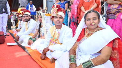 बौद्ध परंपराओं के साथ छह नवदंपत्तियों ने लिया जीवनभर साथ निभाने का संकल्प