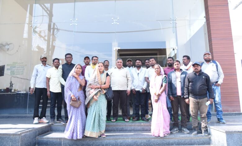 पर्यटन एवं संस्कृति मंत्री अग्रवाल ने लखनपुर में जनप्रतिनिधियों एवं नागरिकों से की भेंट