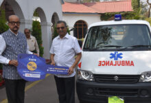 राज्यपाल डेका ने निरामय आरोग्य संस्थान को सौंपी एम्बुलेंस की चाबी