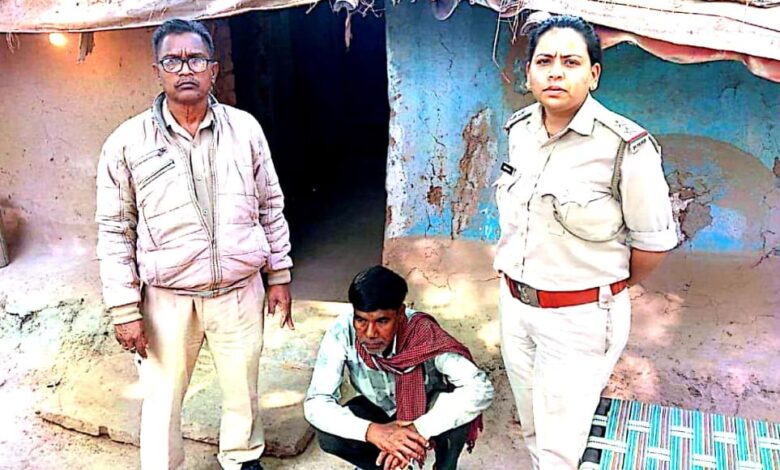 ग्राम कुकुसदा में 9 लीटर कच्ची महुआ शराब जब्त ग्राम कुकुसदा में 9 लीटर कच्ची महुआ शराब जब्त