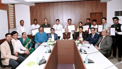 हाईटेंशन टॉवर दुरुस्त कर बस्तर में उजियारा फैलाने वाले पुरस्कृत हाईटेंशन टॉवर दुरुस्त कर बस्तर में उजियारा फैलाने वाले पुरस्कृत