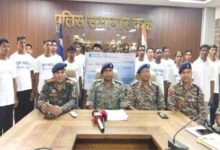 नक्सली संगठन में सक्रिय 1 महिला सहित 22 नक्सलियों ने किया आत्मसमर्पण