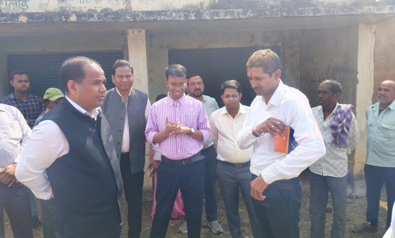 कलेक्टर सिंह सेजबहार में जमीनी हकीकत का लिया जायजा