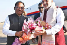 तीन दिवसीय छत्तीसगढ़ दौरे पर पहुंचे केंद्रीय गृह शाह, मुख्यमंत्री साय ने किया आत्मीय स्वागत