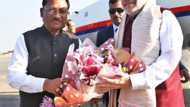 तीन दिवसीय छत्तीसगढ़ दौरे पर पहुंचे केंद्रीय गृह शाह, मुख्यमंत्री साय ने किया आत्मीय स्वागत