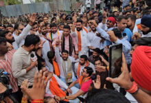 भाजयुमो ने किया कांग्रेस कार्यालय राजीव भवन का घेराव, पुलिस के साथ हुआ झूमा-झटकी