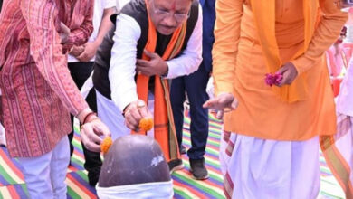 नीलकंठेश्वर महादेव मंदिर के प्राण-प्रतिष्ठा समारोह में मुख्यमंत्री हुए शामिल, सामुदायिक भवन निर्माण की घोषणा