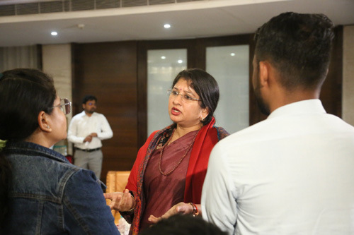 शाला में विदाई समारोह आदि पर शाला प्रबंधन सुरक्षा सुनिश्चित करे- डॉ. वर्णिका