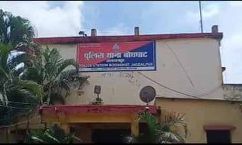 तेज रफ्तार टिप्पर वाहन ने पैदल चल रहे युवक को कुचला, मौत तेज रफ्तार टिप्पर वाहन ने पैदल चल रहे युवक को कुचला, मौत