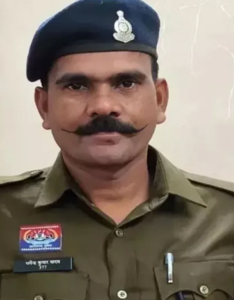 तेज रफ्तार ट्रक ने मारी बाइक को टक्कर, 2 पुलिसकर्मियों की मौत