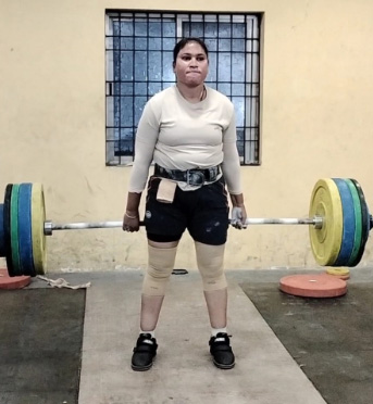 छग पुलिस के माधुरी बनी स्ट्रांग वूमेन छग छग पुलिस के माधुरी बनी स्ट्रांग वूमेन छग