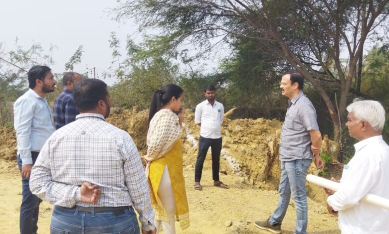 अमलीडीह नाले में अतिक्रमण पर चला प्रशासन का बुलडोजर