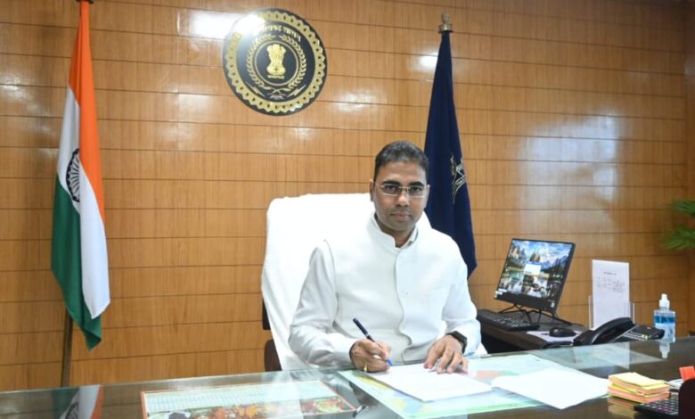 नवपदस्थ कलेक्टर कुलदीप शर्मा ने किया पदभार ग्रहण