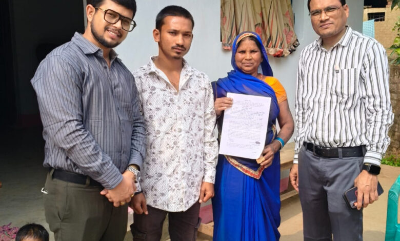 श्रम विभाग द्वारा घर पहुच दिलाया जा रहा योजना का लाभ